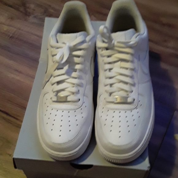 Air force 1s - Picture 2 of 4